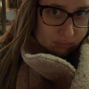 Meet your Posher, Yael